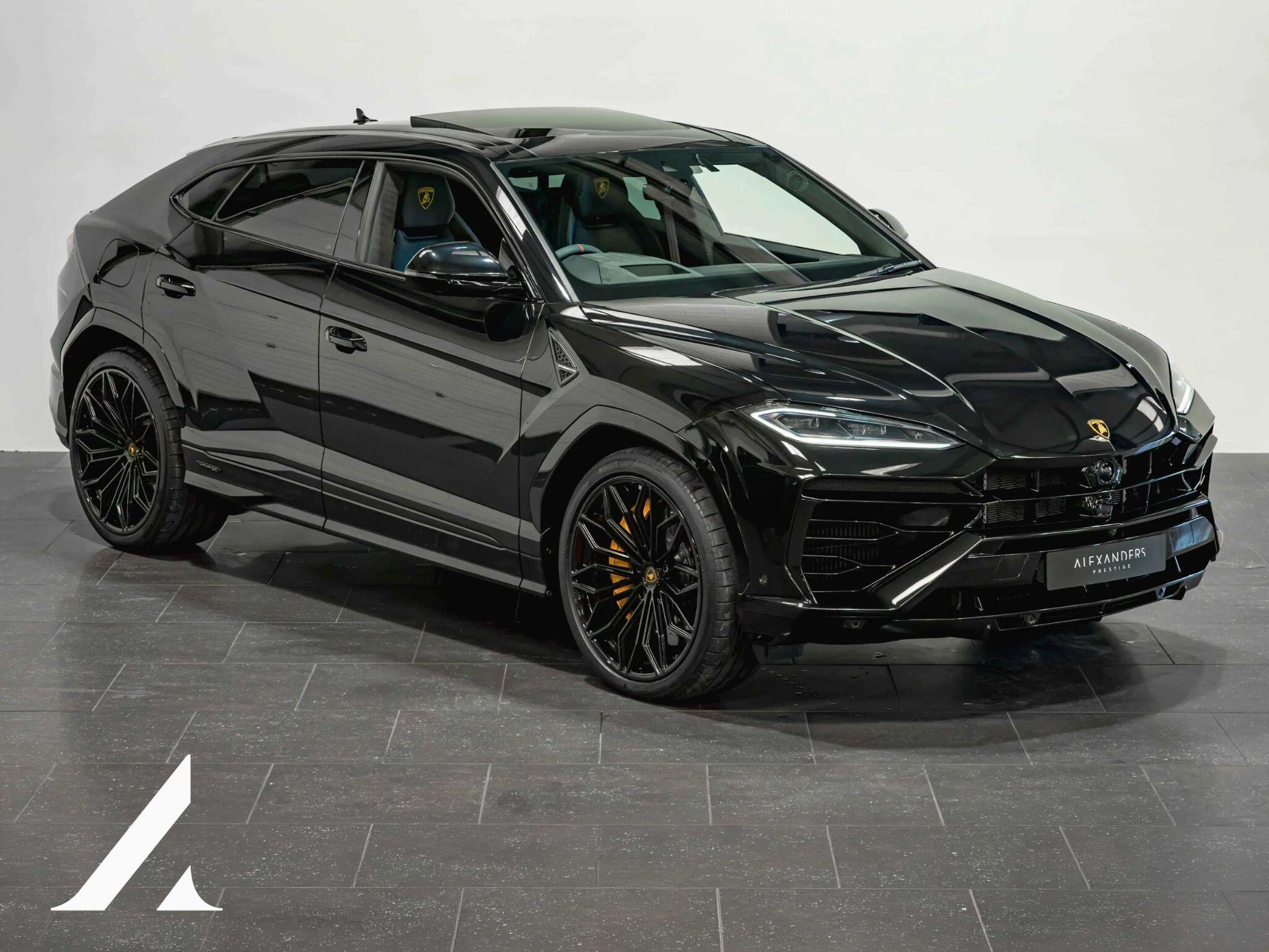 Lamborghini Urus main image