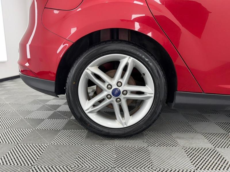 2015 Ford Focus 1.0T EcoBoost Titanium Euro 6 (s/s) 5dr • 93,500 miles image 9