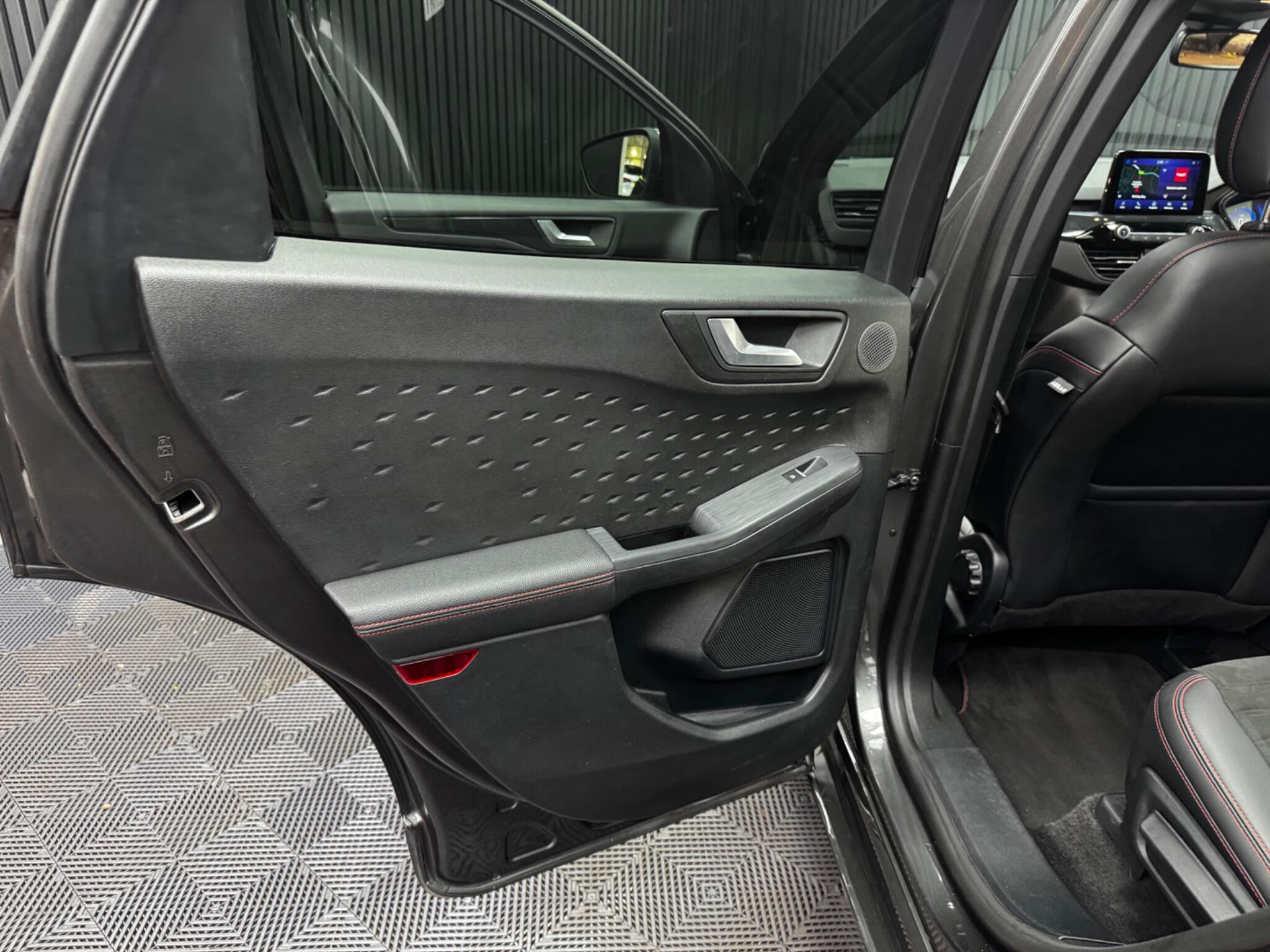 Ford Kuga view 44