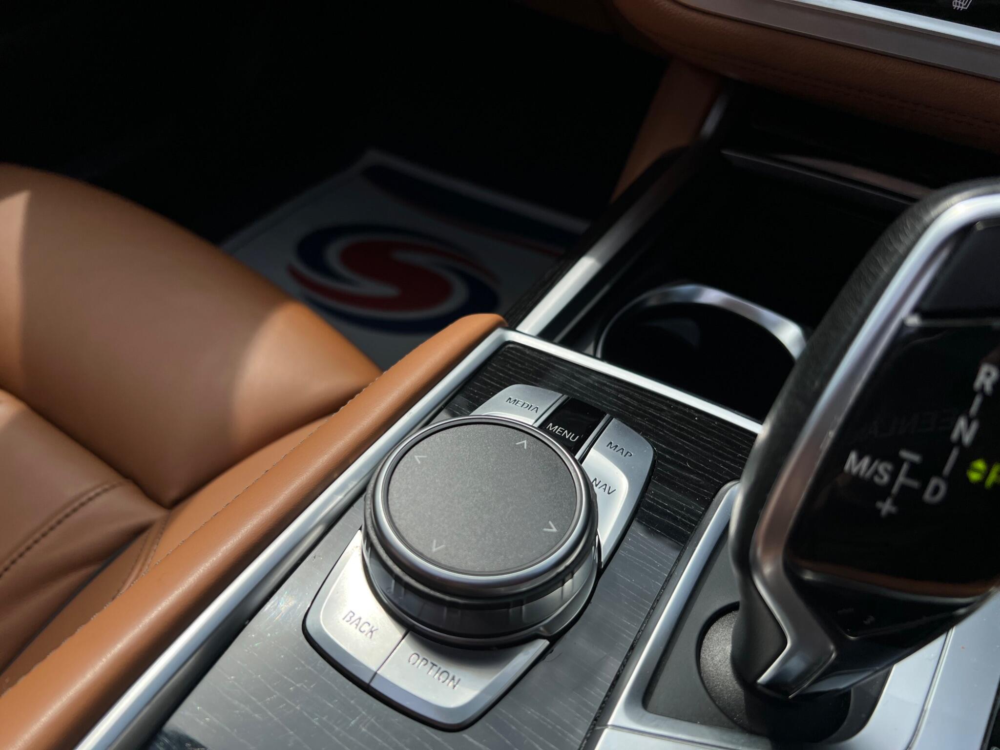BMW 7 Series view 67