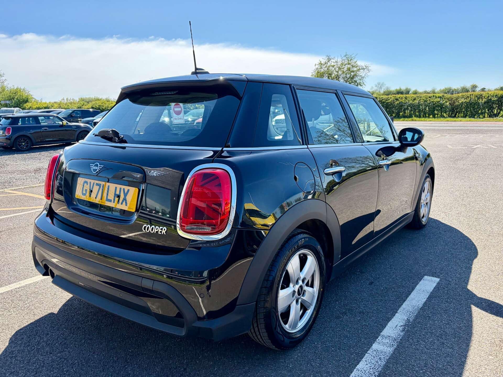 Mini Cooper view 8