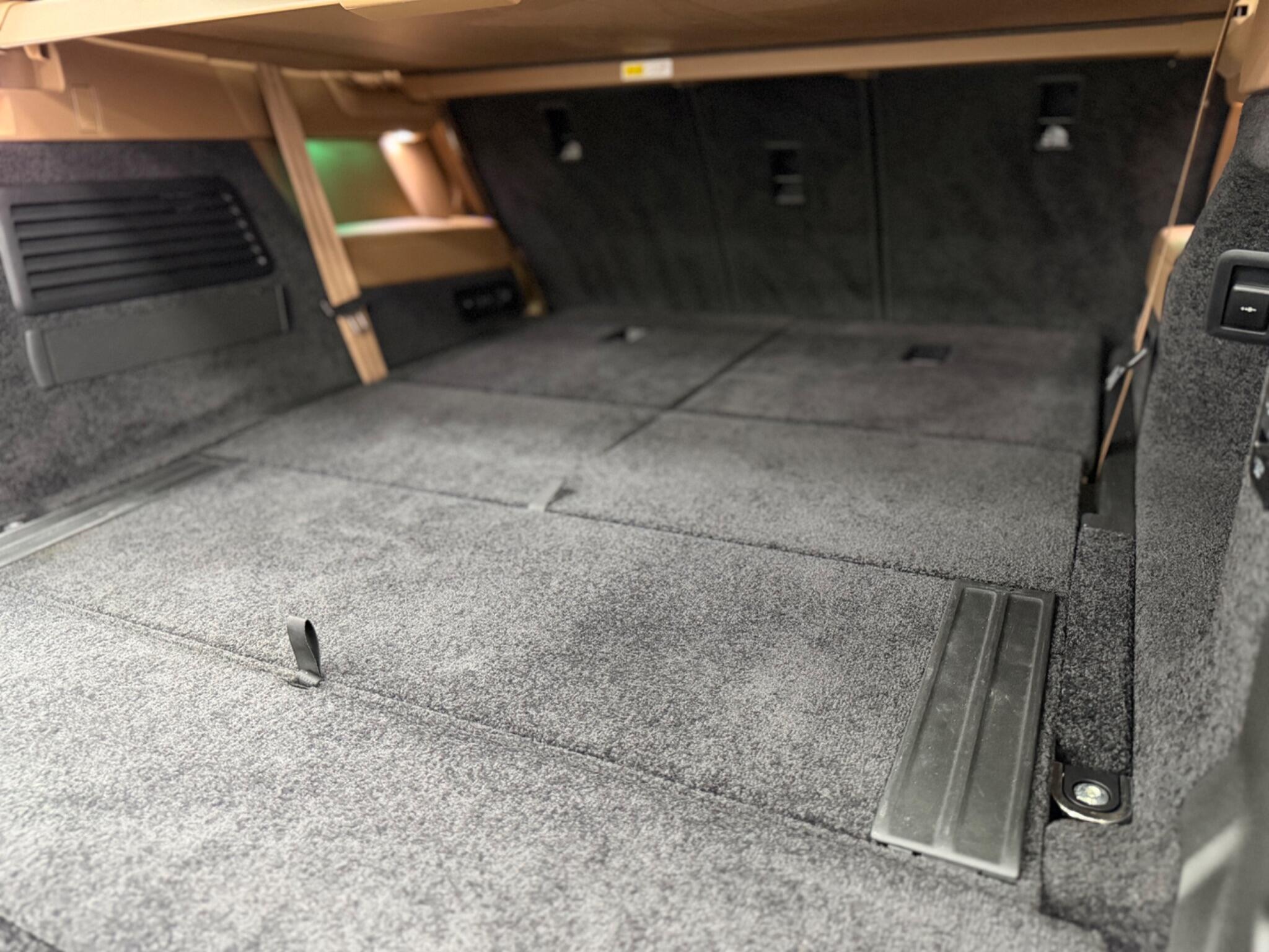 Land Rover Range Rover view 23