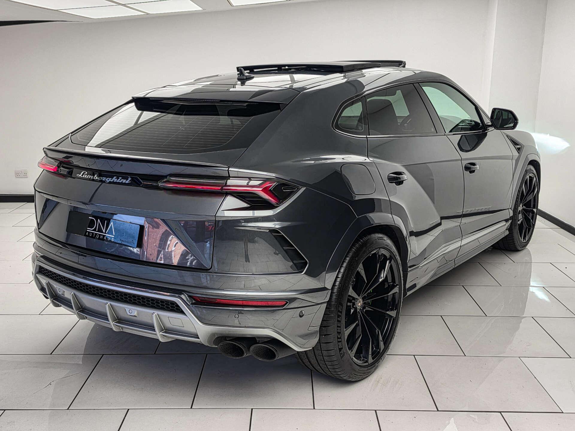 Lamborghini Urus view 15