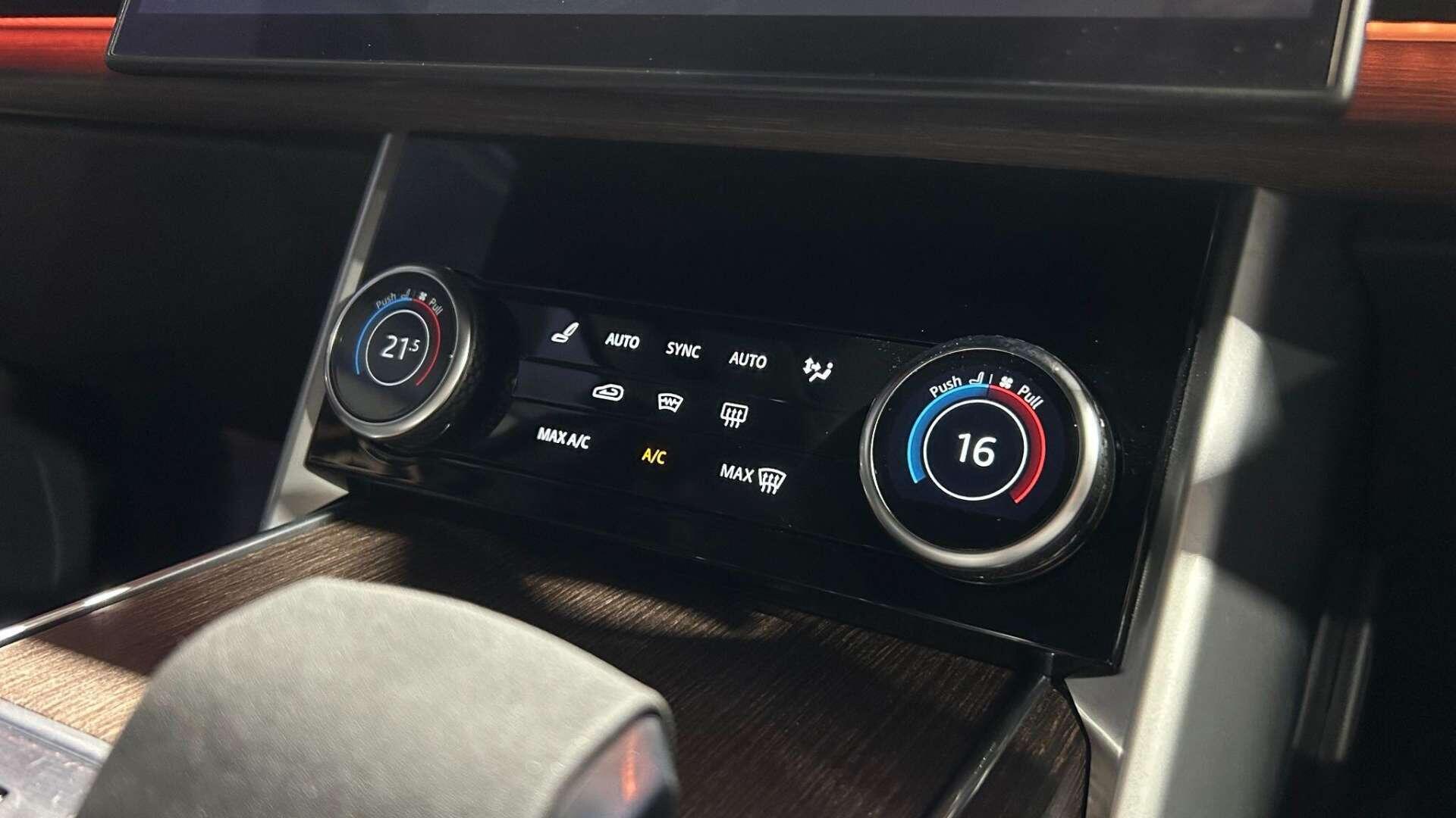 Land Rover Range Rover view 33