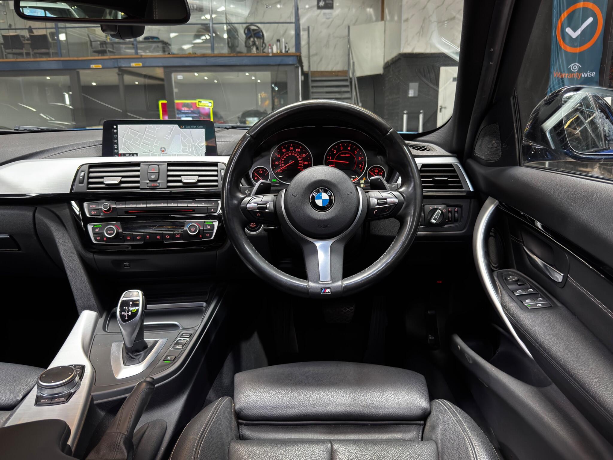 BMW 3 Series view 19