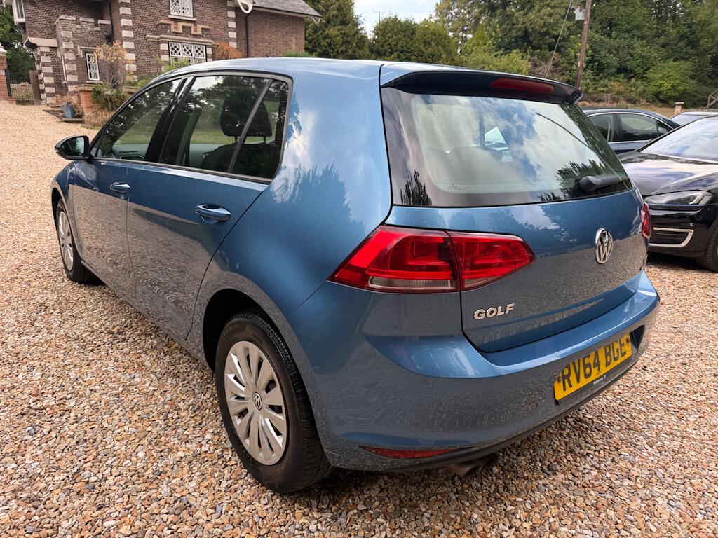Volkswagen Golf view 2