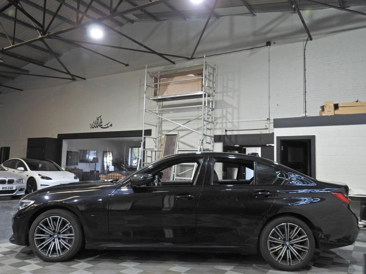 BMW 3 Series view 11
