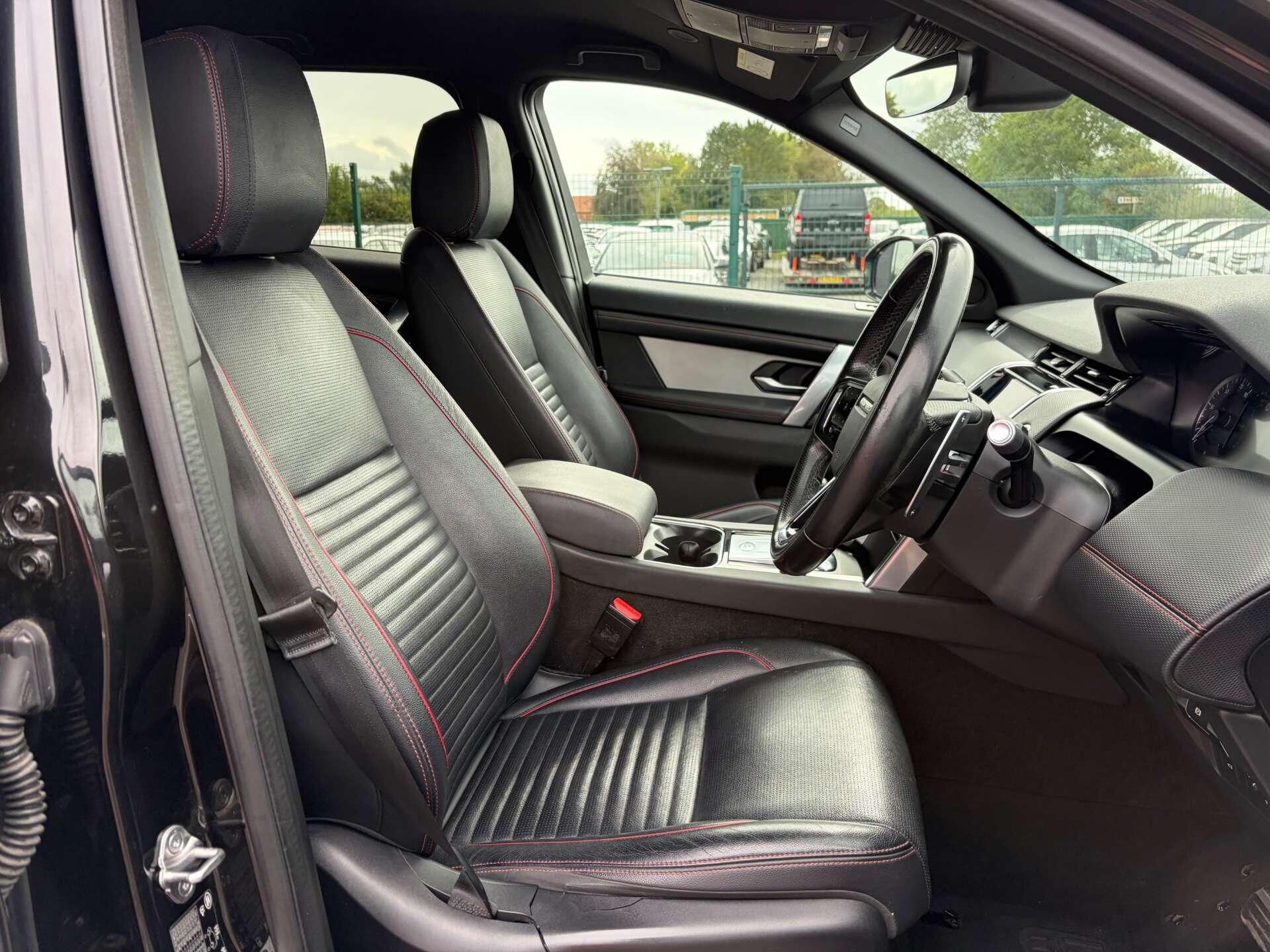 Land Rover Discovery Sport view 36