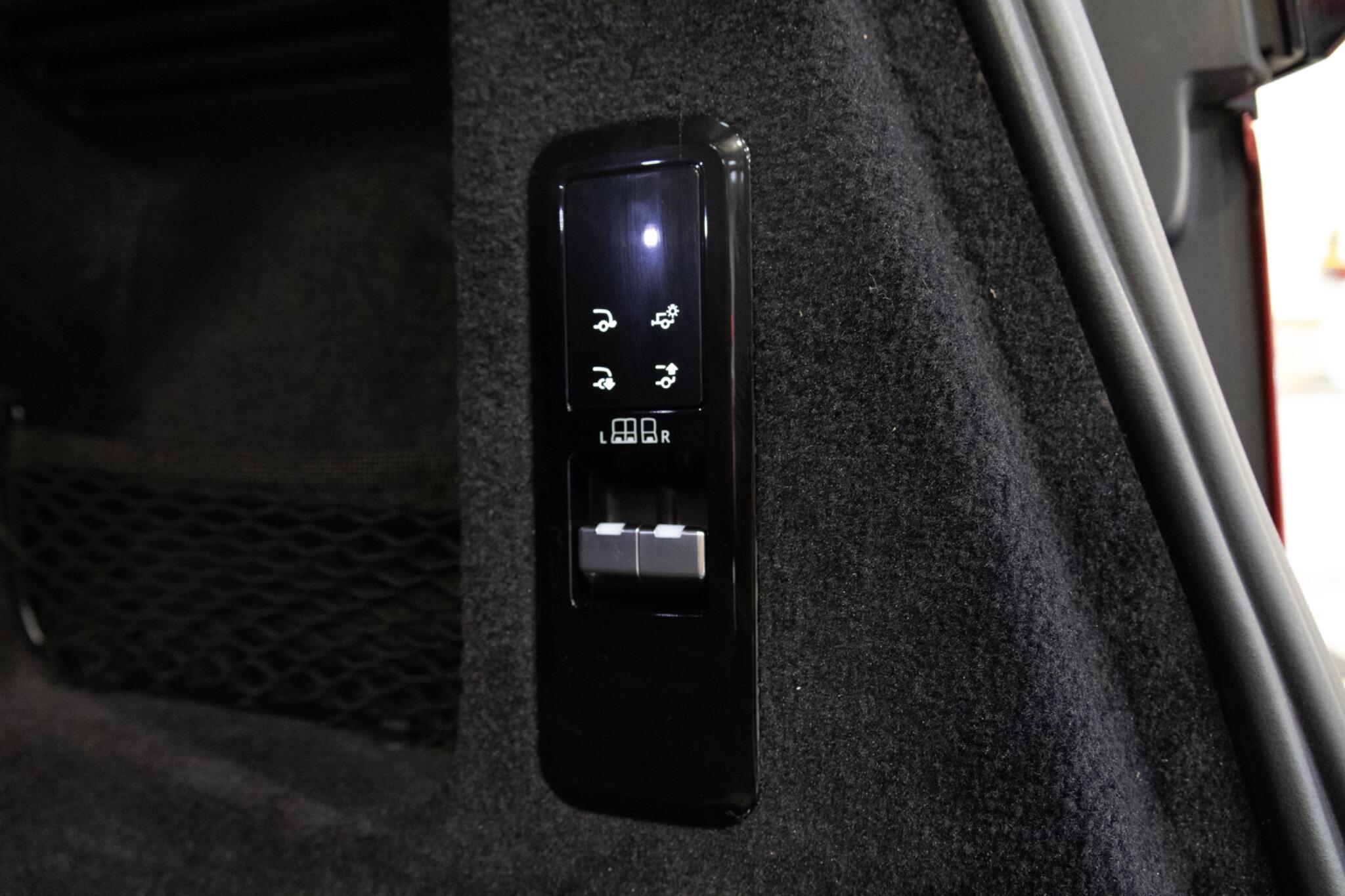 Land Rover Range Rover Sport view 10