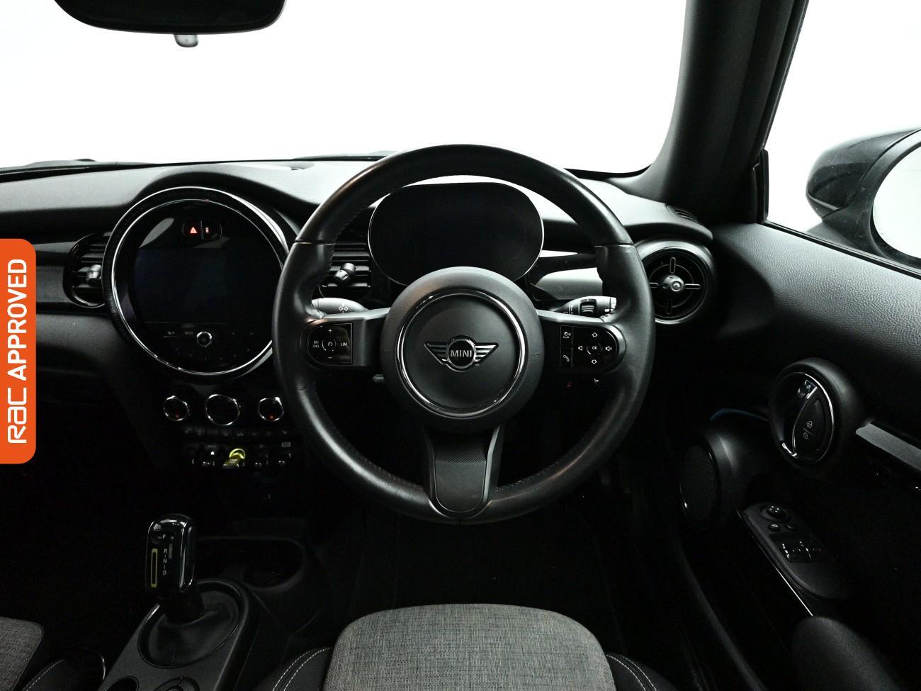 Mini Hatch view 10
