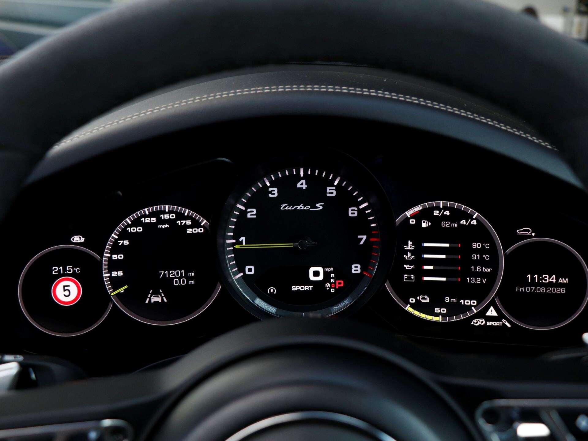 Porsche Cayenne view 13