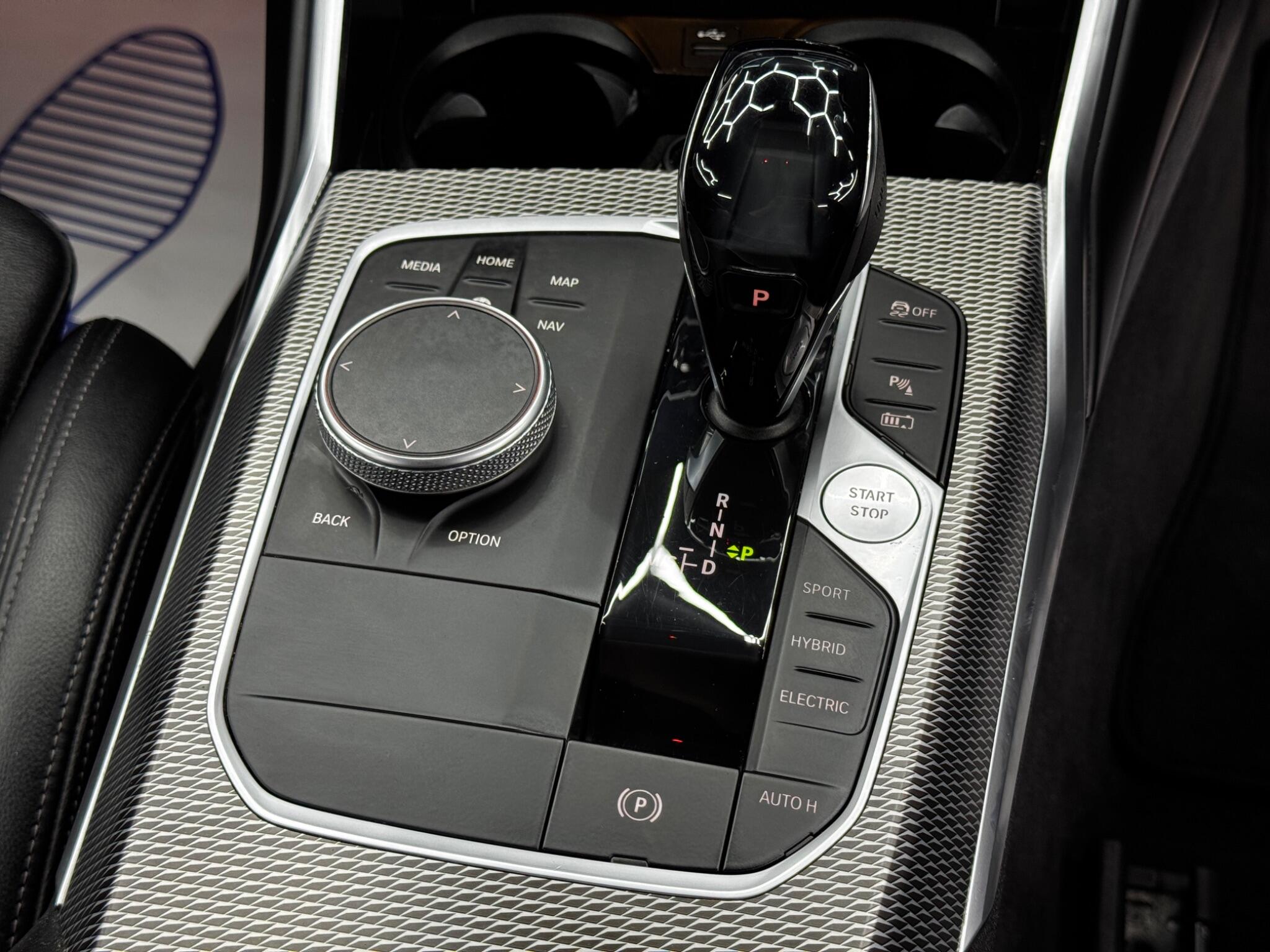 BMW 3 Series view 26