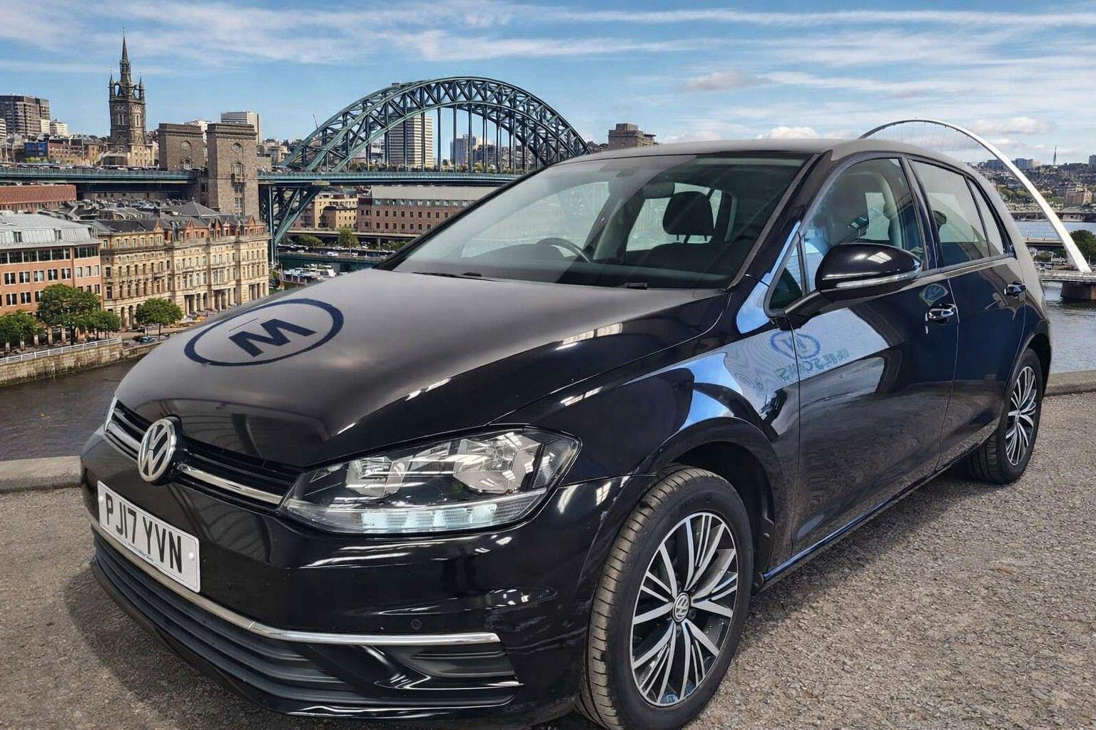 Volkswagen Golf view 4