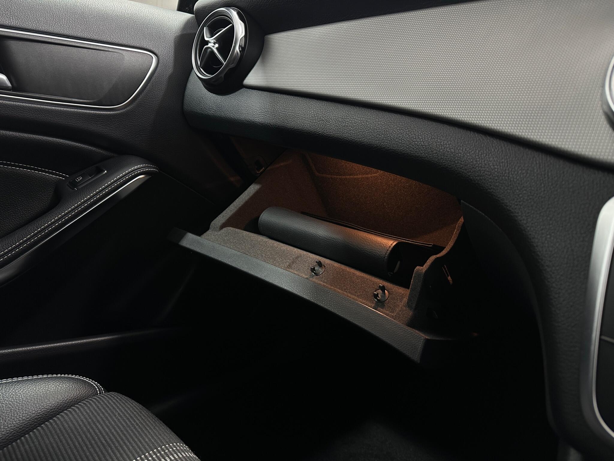 Mercedes-Benz Gla view 28