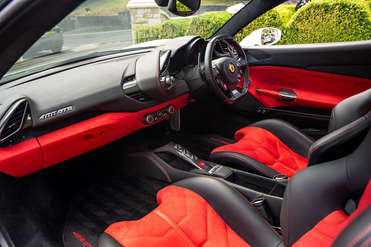 Ferrari 488 view 73