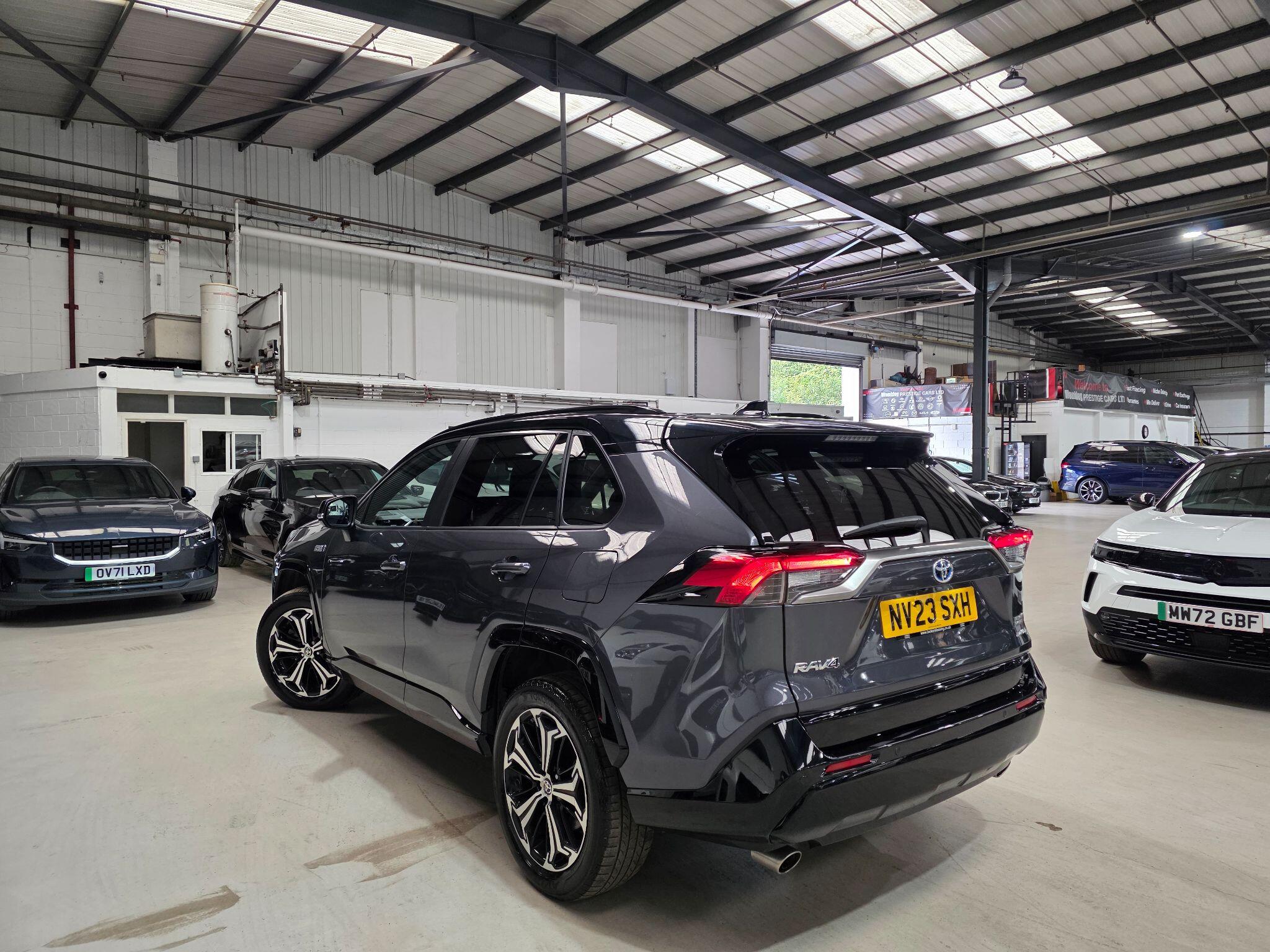 Toyota RAV4 view 28