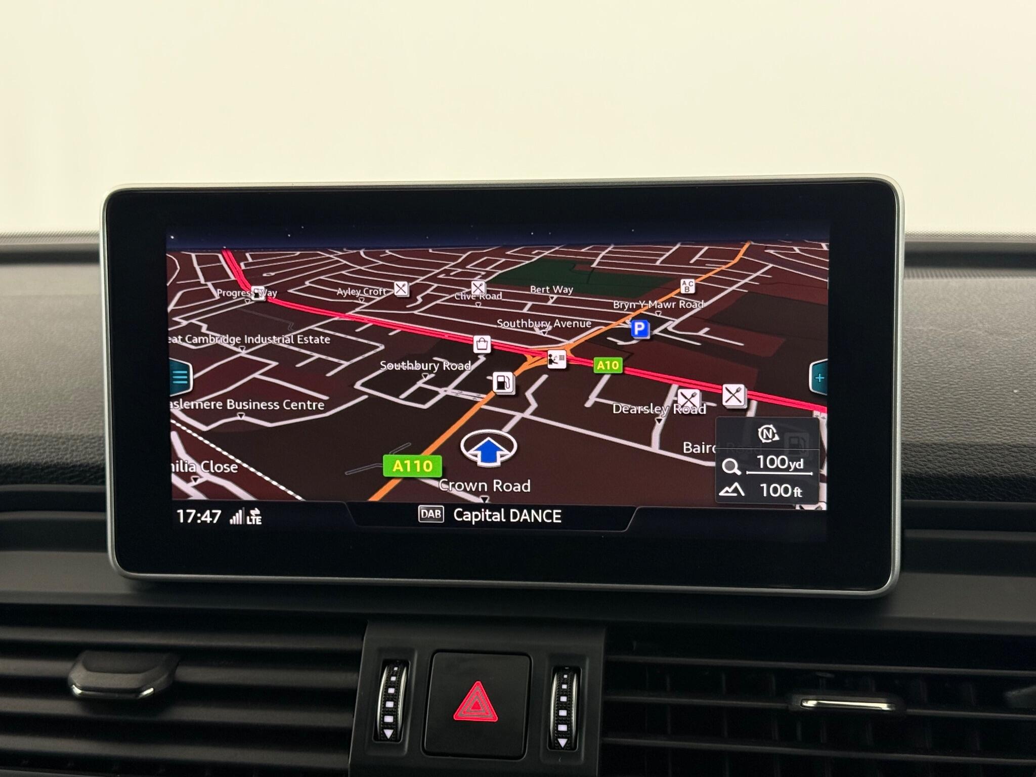 Audi Q5 view 25