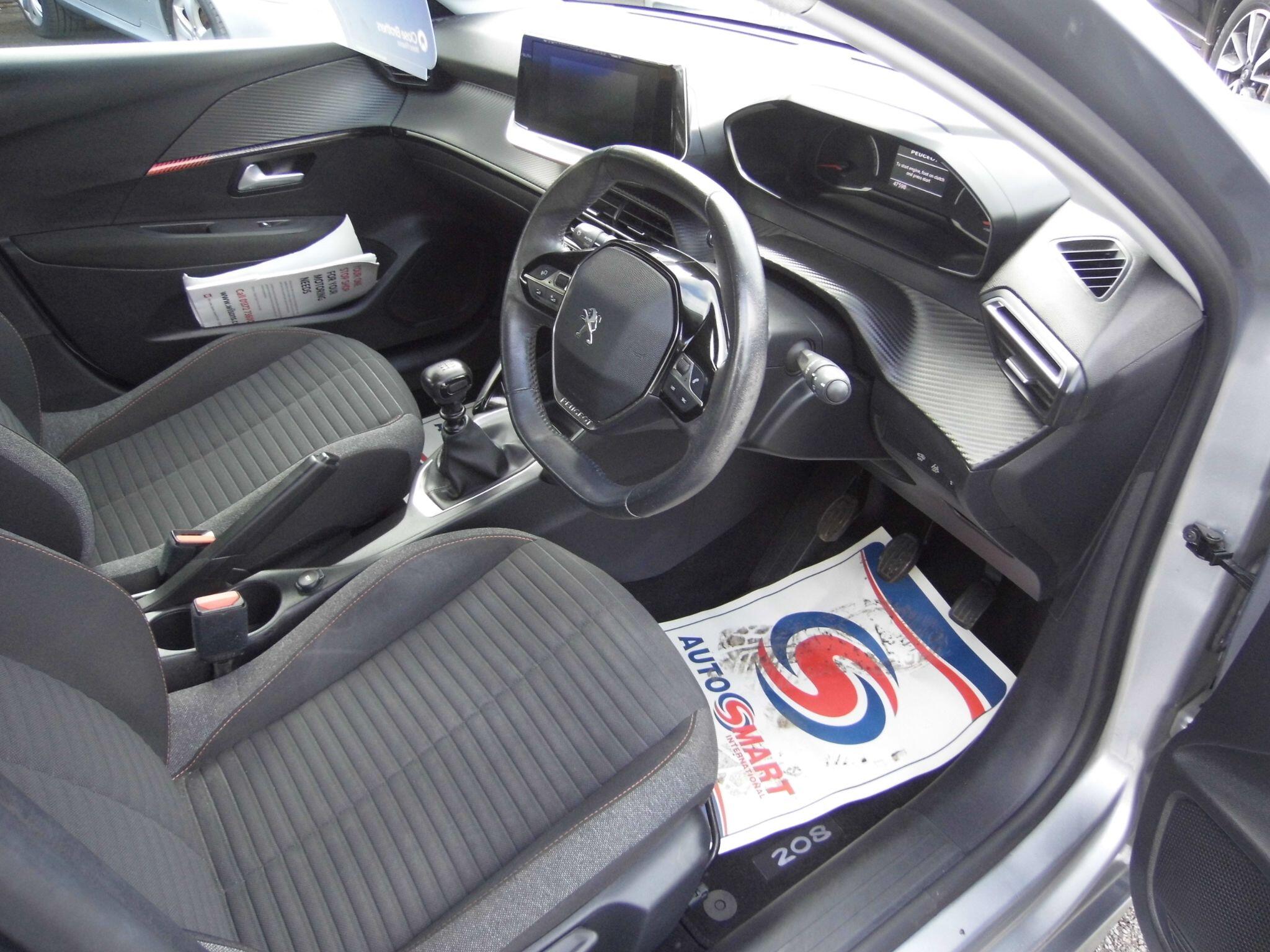 Peugeot 208 view 23