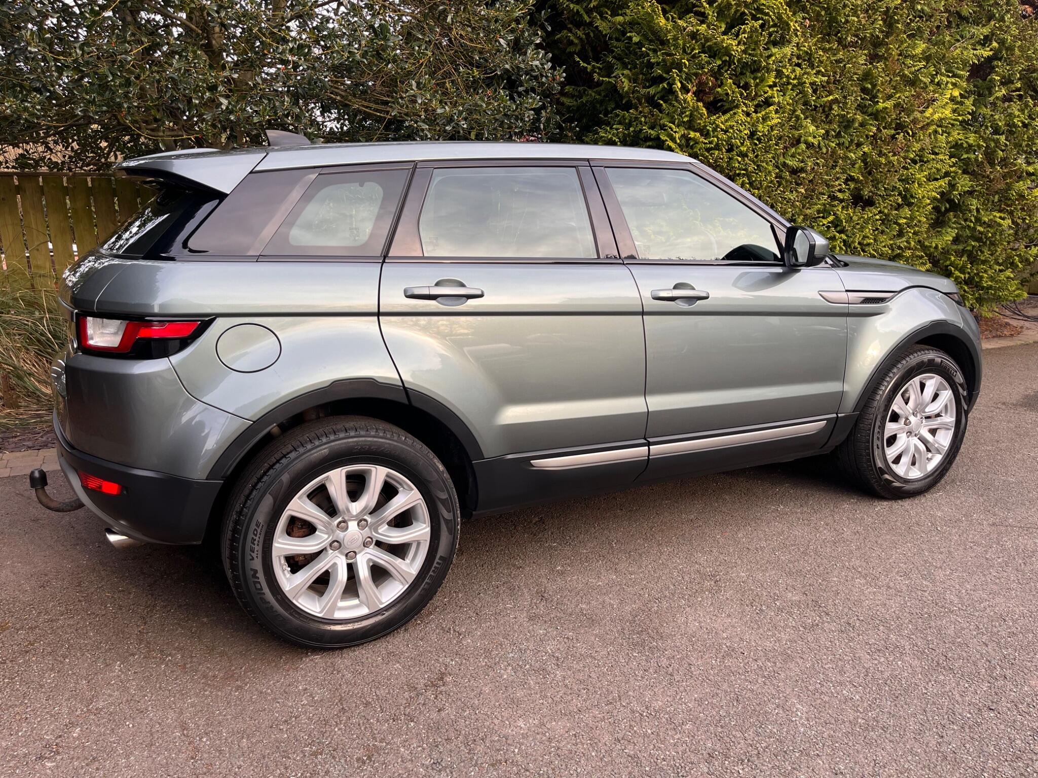 Land Rover Range Rover Evoque view 17