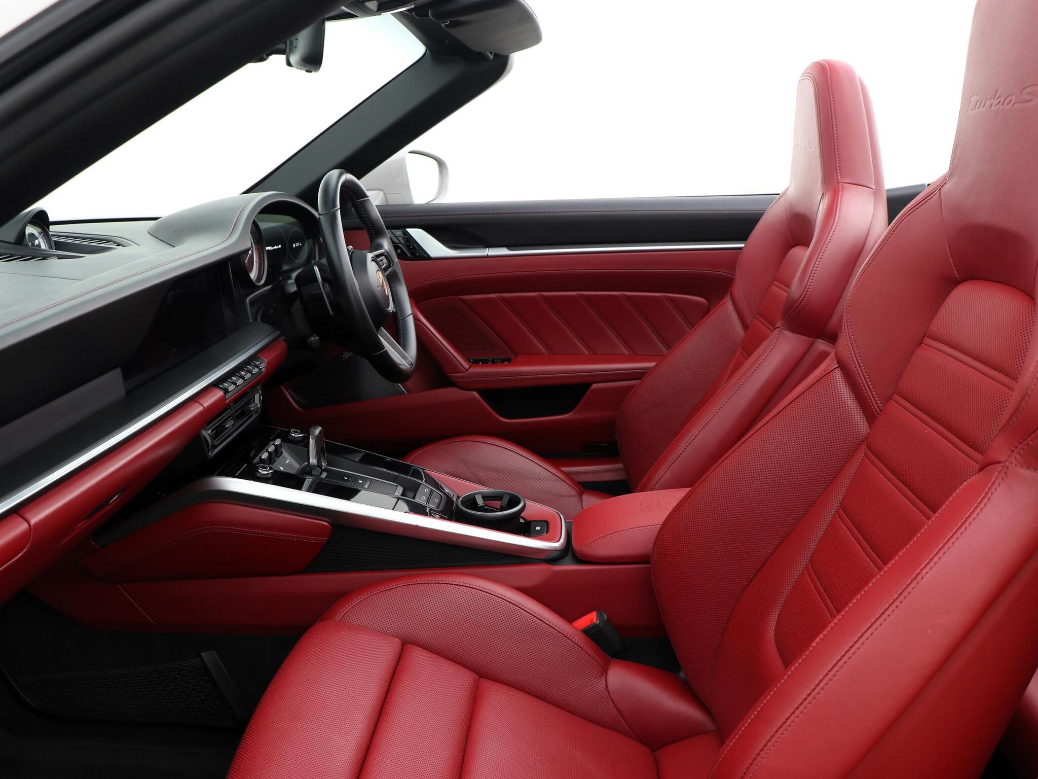 Porsche 911 view 27