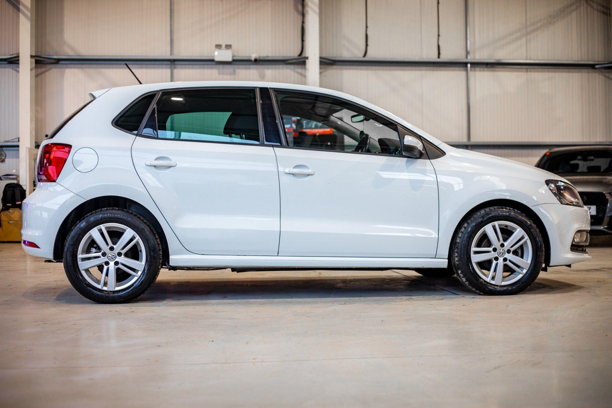 Volkswagen Polo view 12