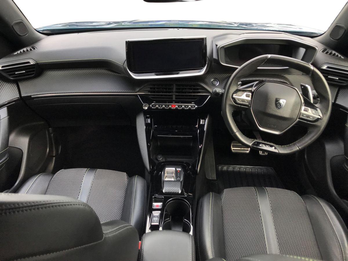Peugeot 2008 view 4