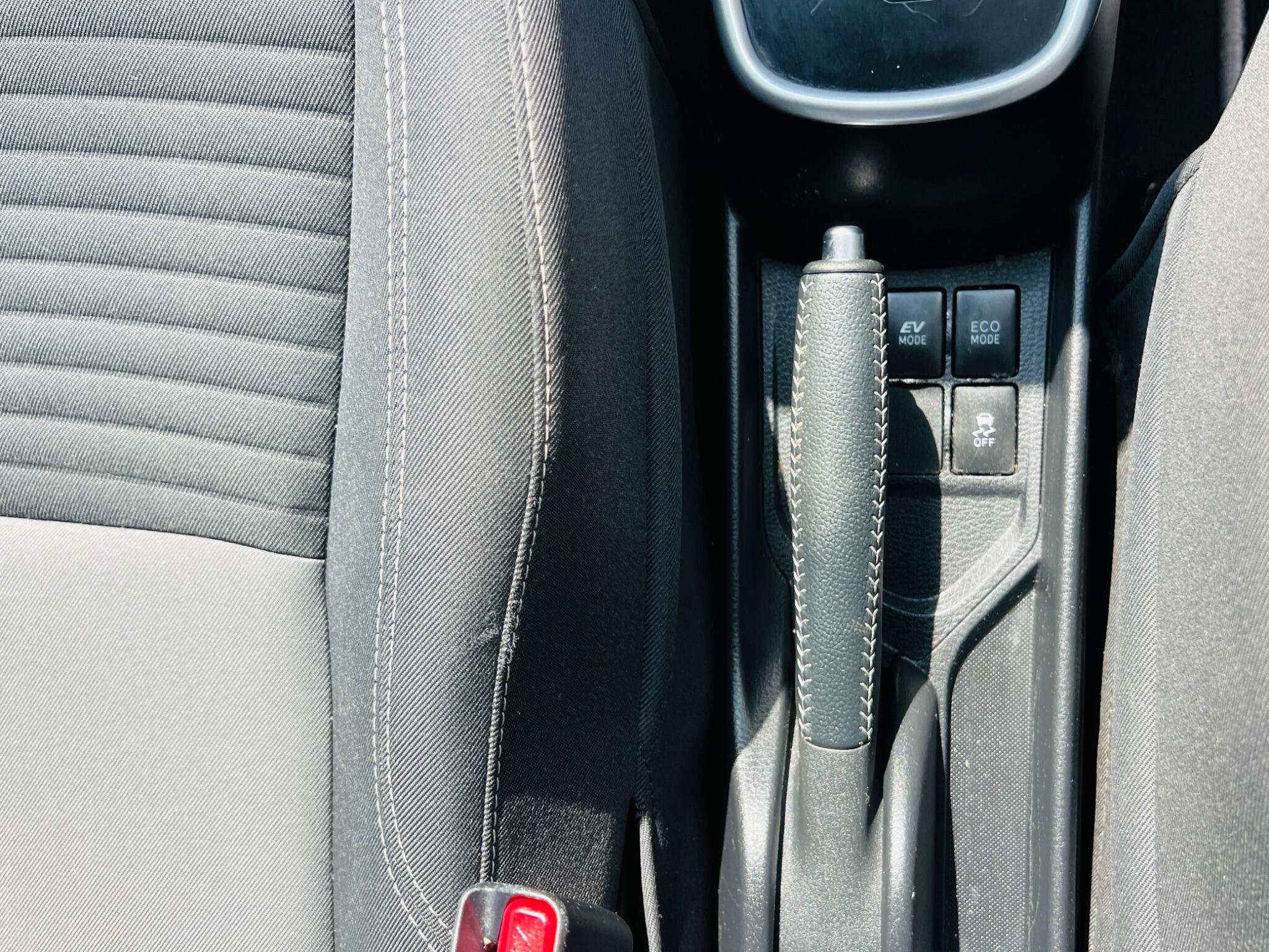 Toyota Yaris view 35