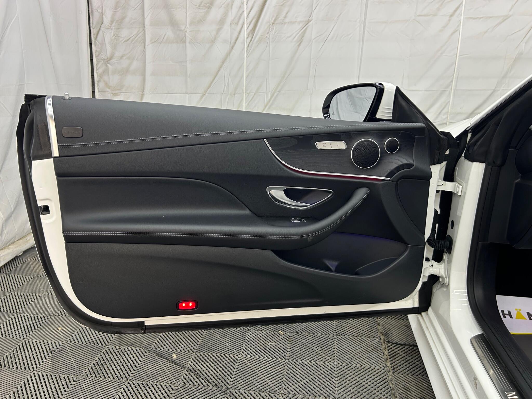 Mercedes-Benz E-Class view 31