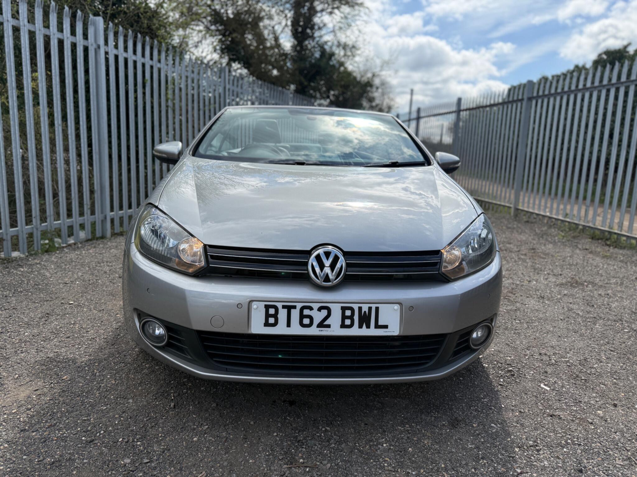2012 Volkswagen Golf image 3