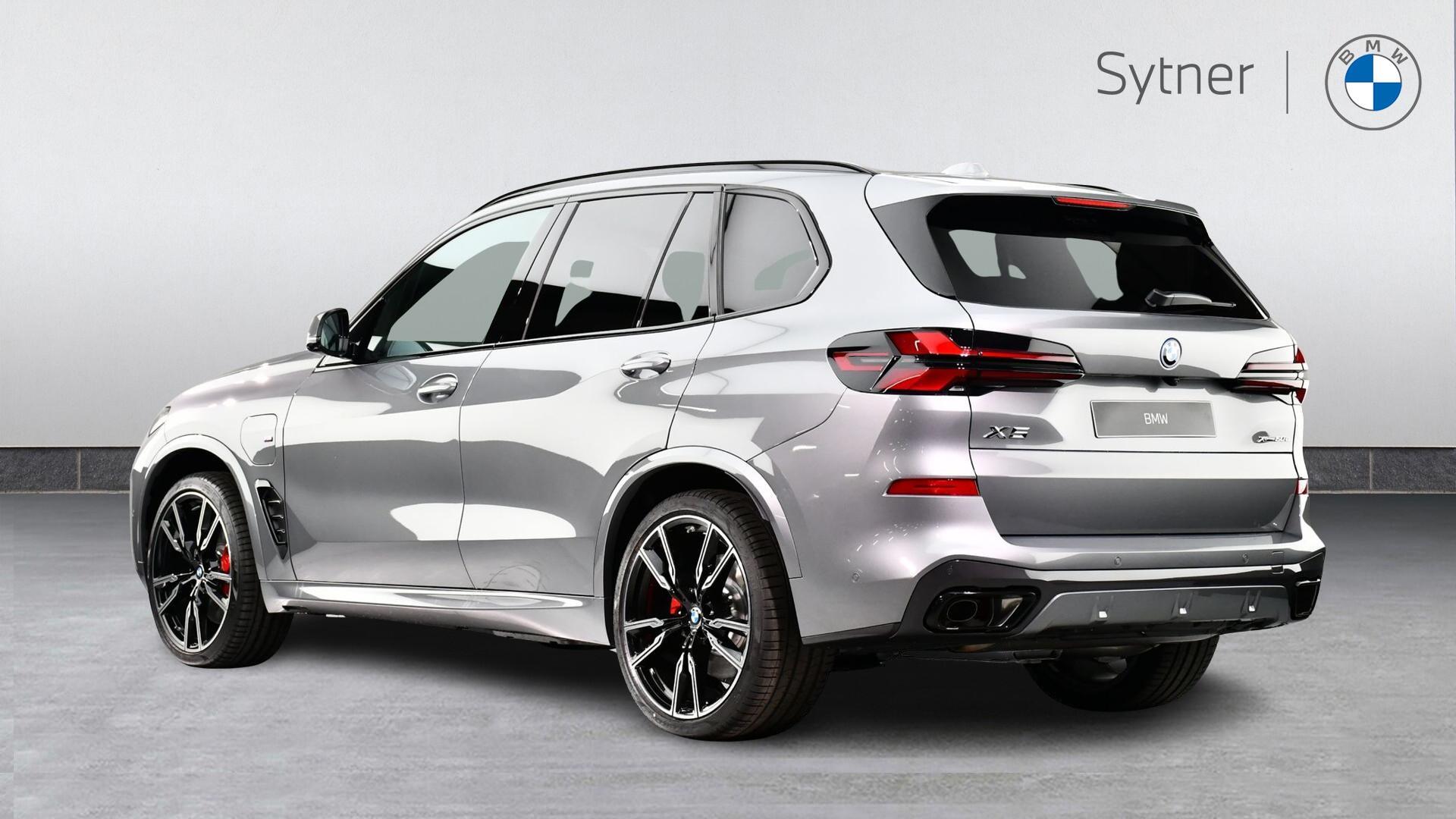 BMW X5 view 2