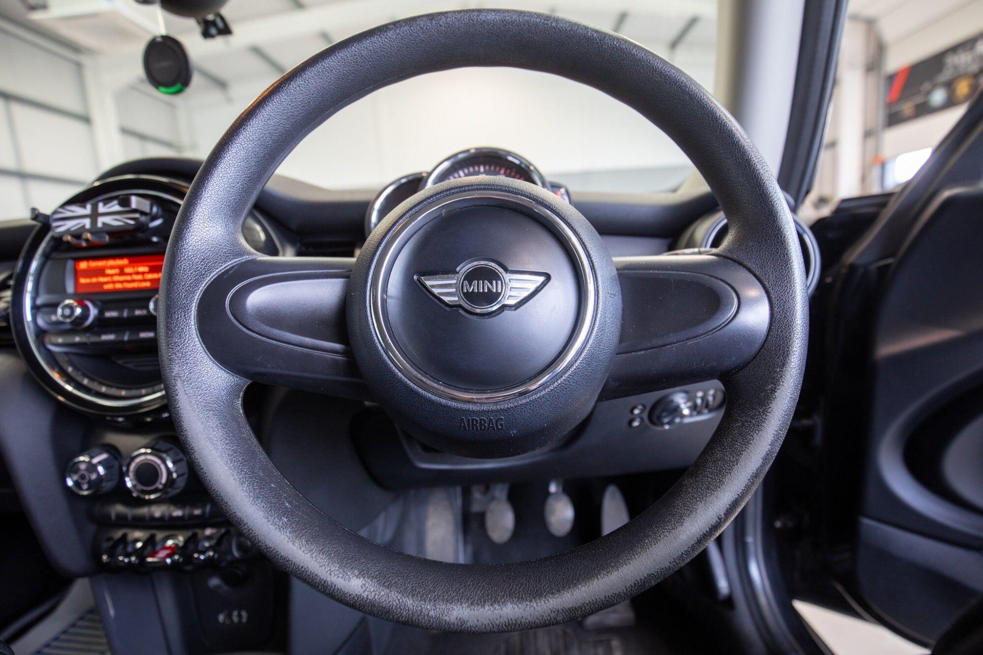 Mini Hatch view 15