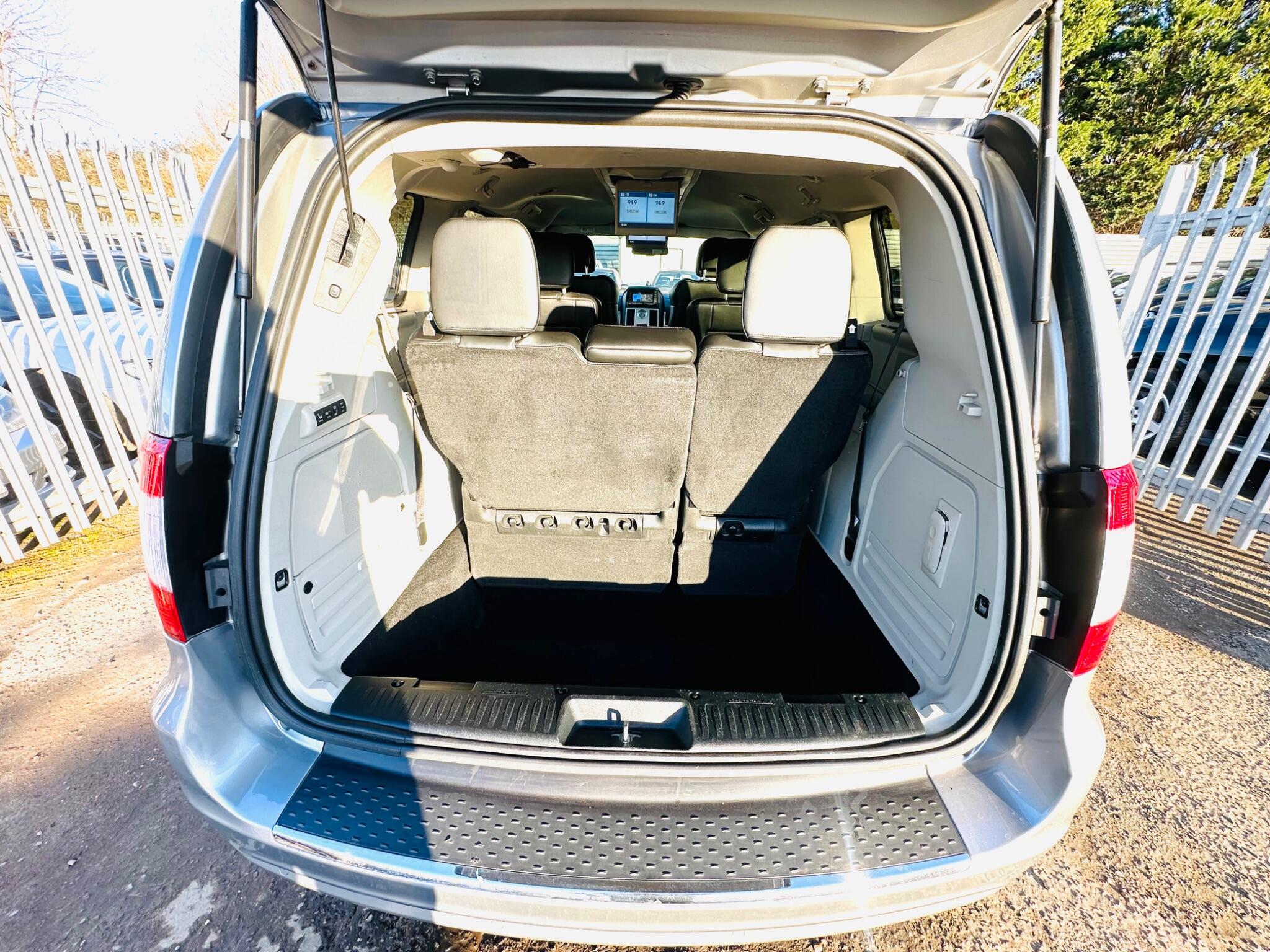 Chrysler Grand Voyager view 65
