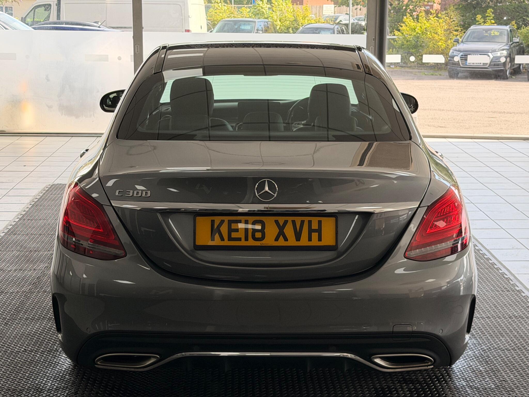 Mercedes-Benz C-Class view 8