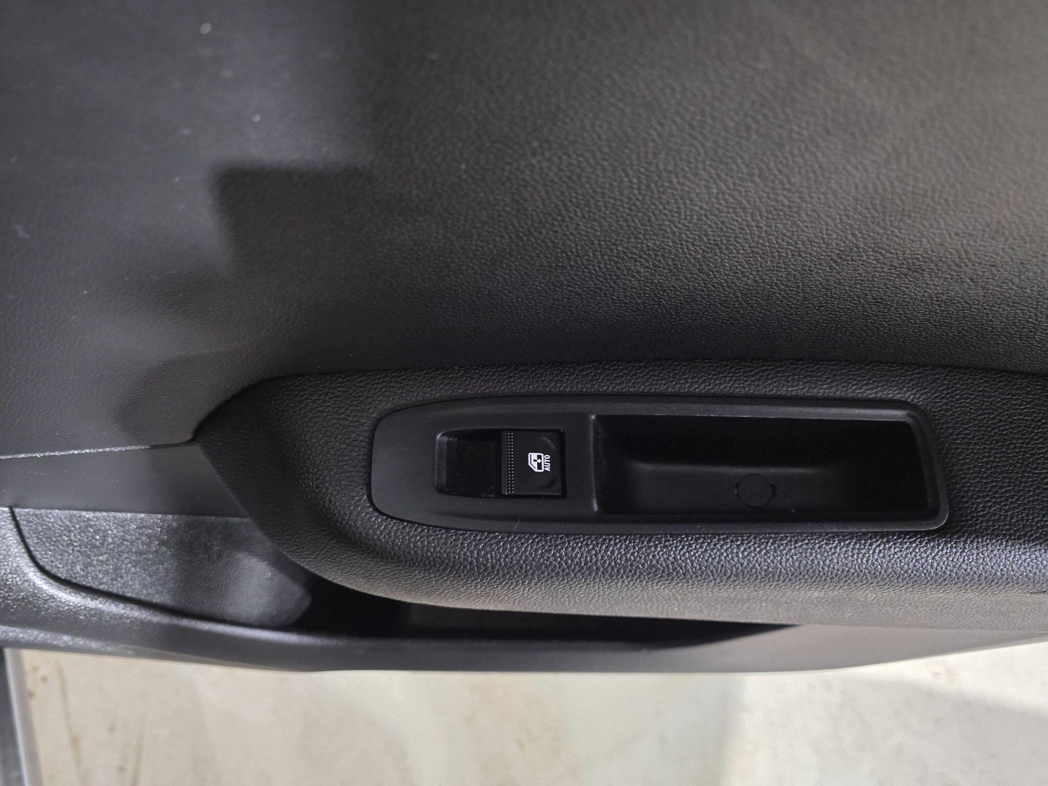 Renault Clio view 19