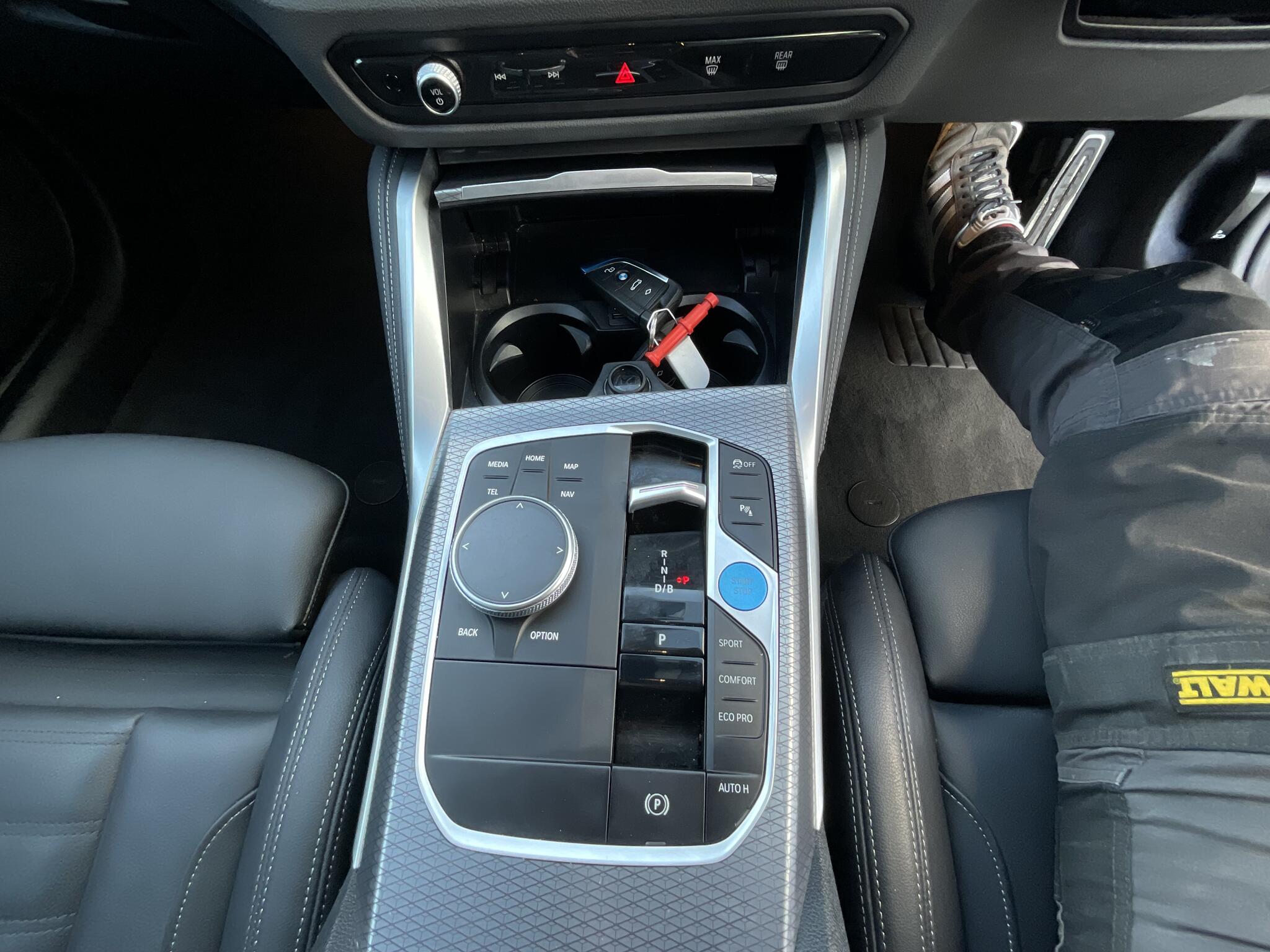 BMW i4 view 24