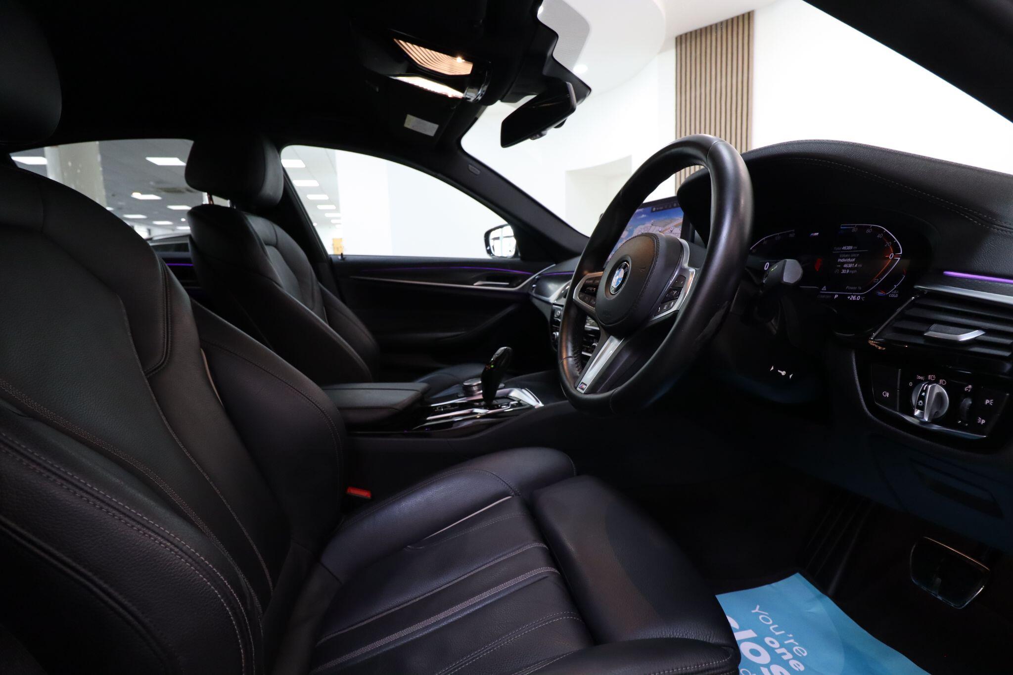 BMW 5 Series view 14