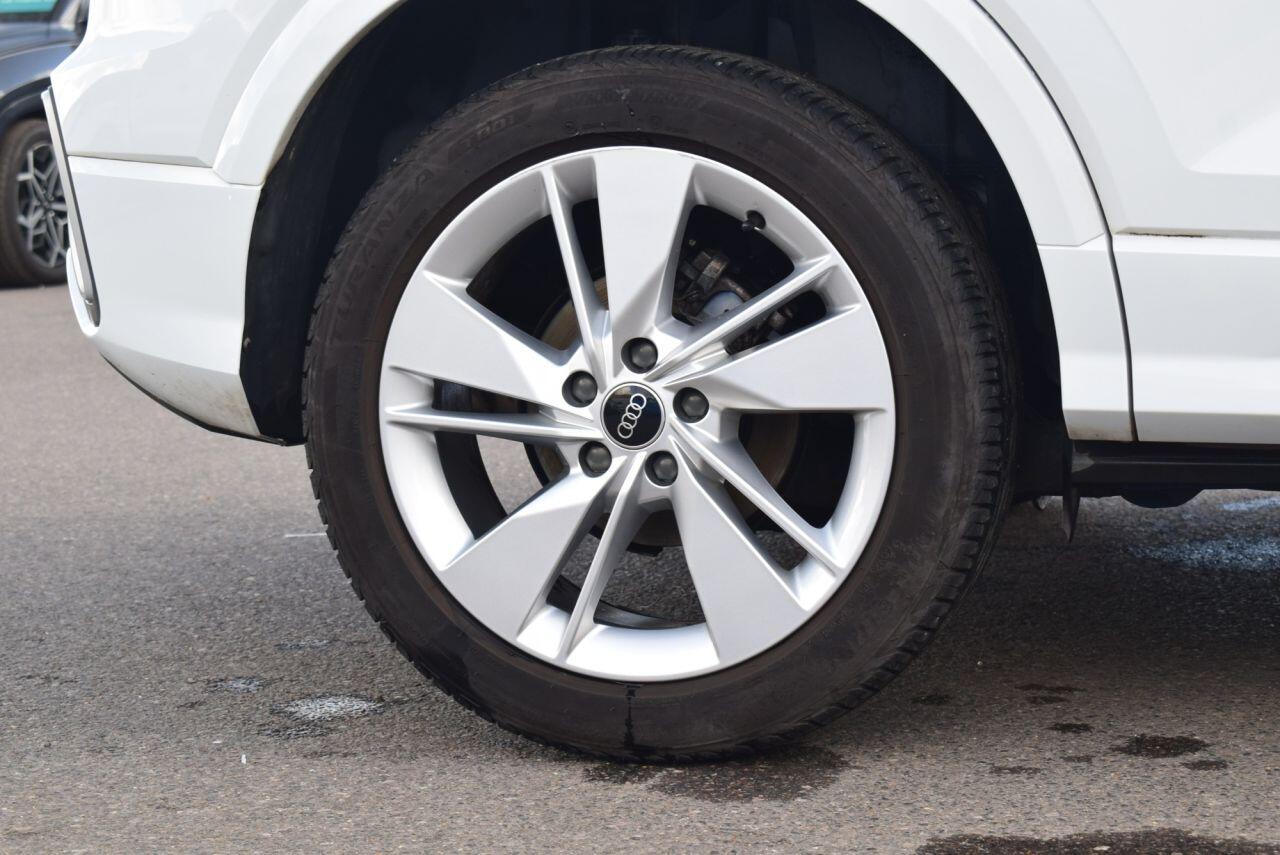 Audi Q2 view 10