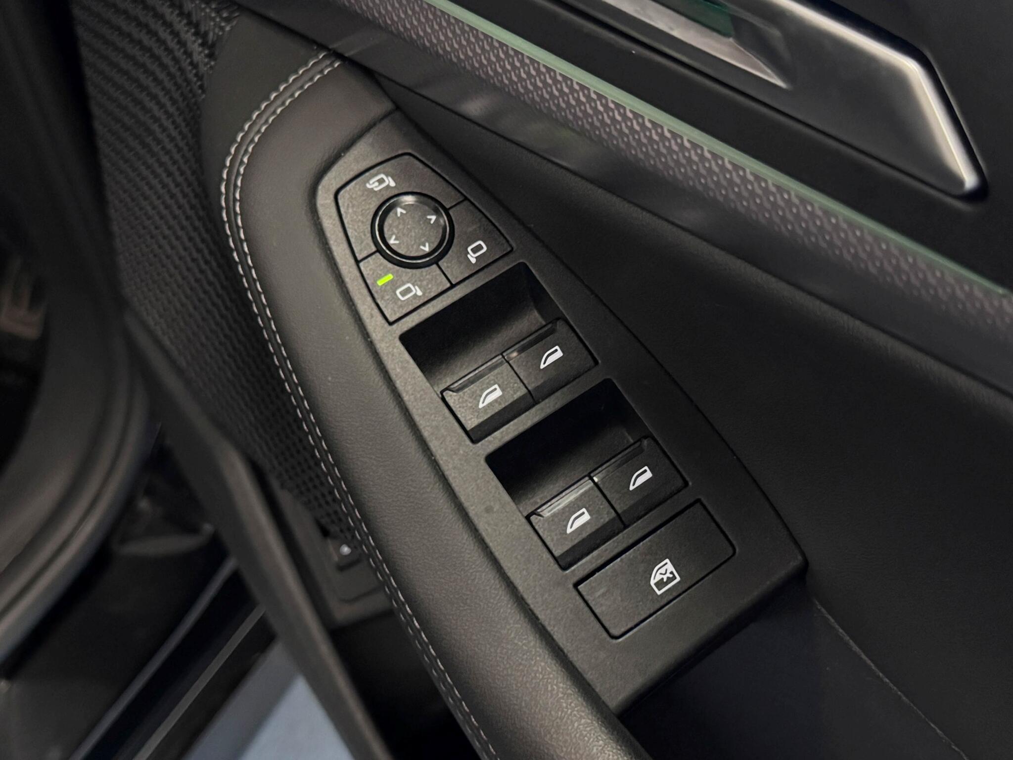 BMW 2 Series view 17