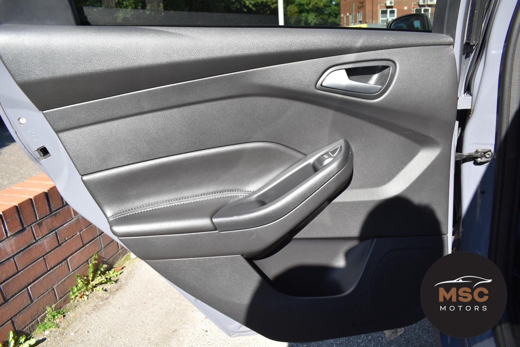 Ford Focus view 60