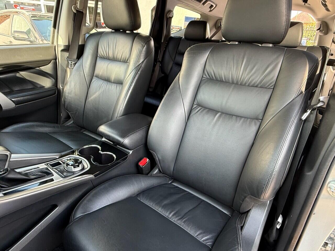 Mitsubishi Shogun Sport view 10