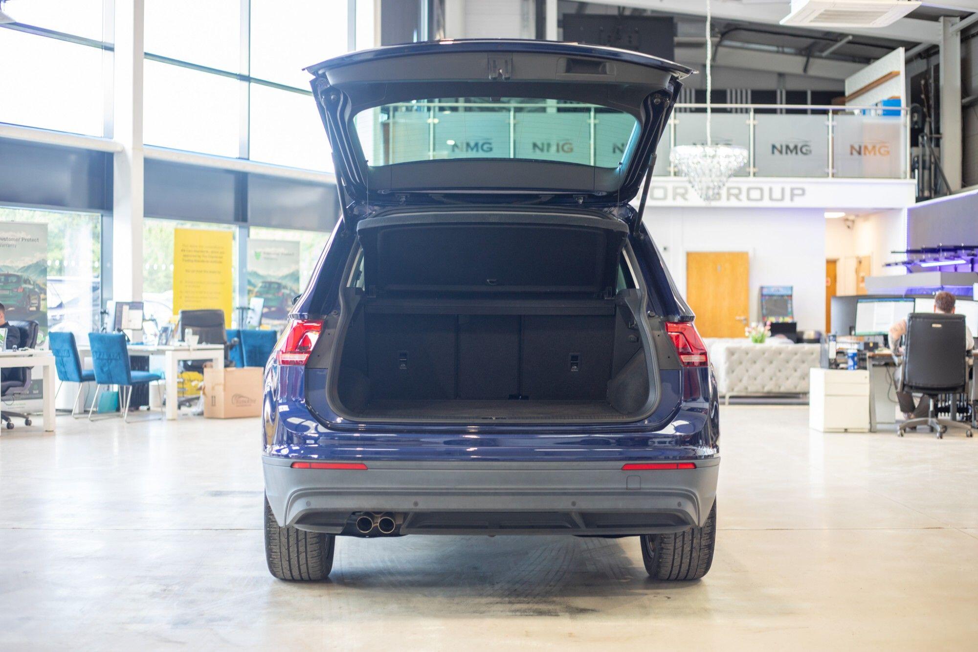 Volkswagen Tiguan view 32