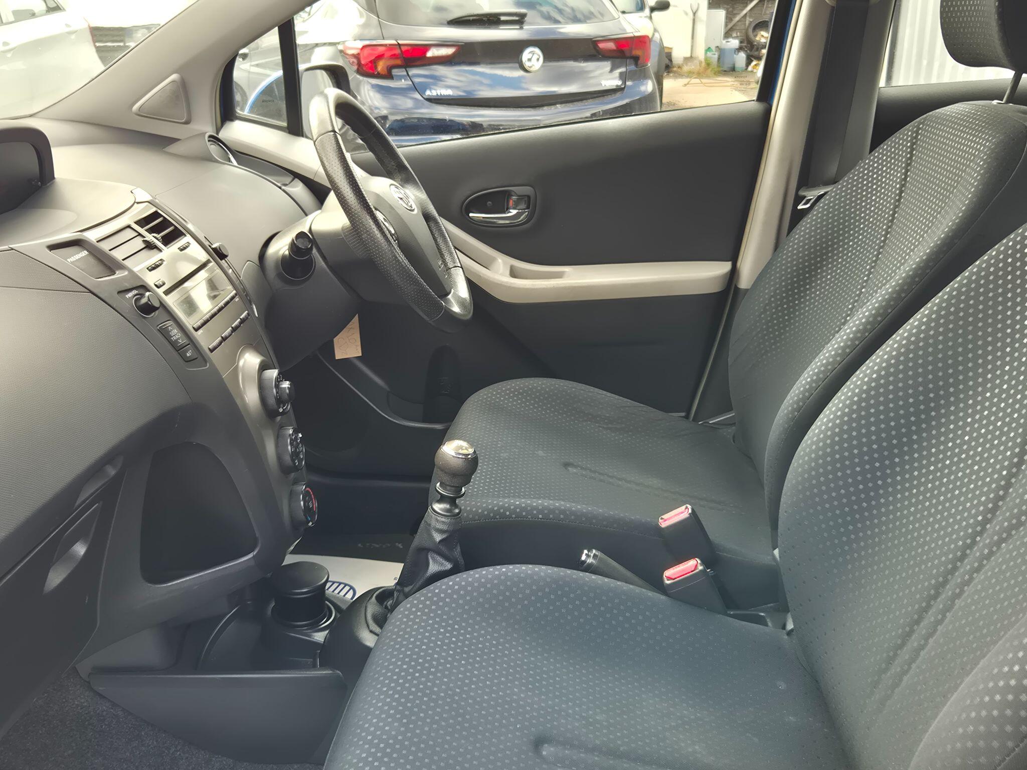 Toyota Yaris view 20