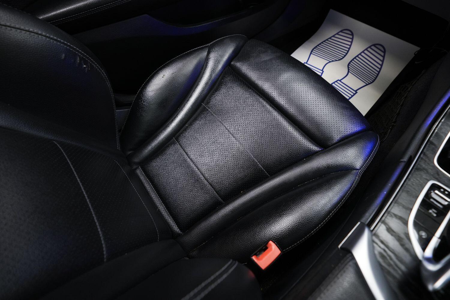 Mercedes-Benz C Class view 19