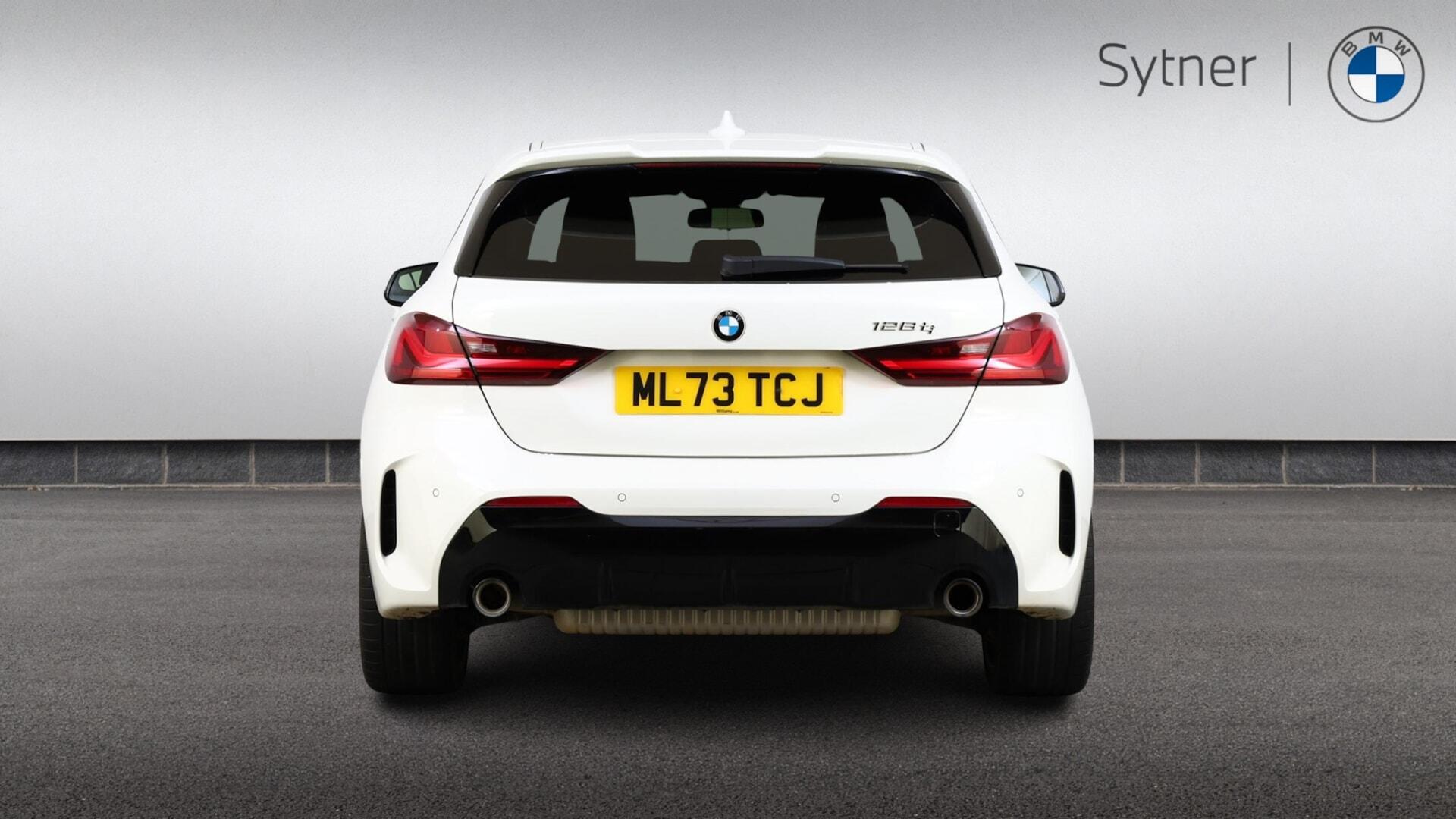 BMW 1 Series view 15