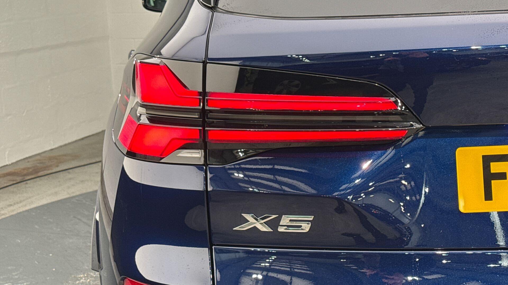 BMW X5 view 22