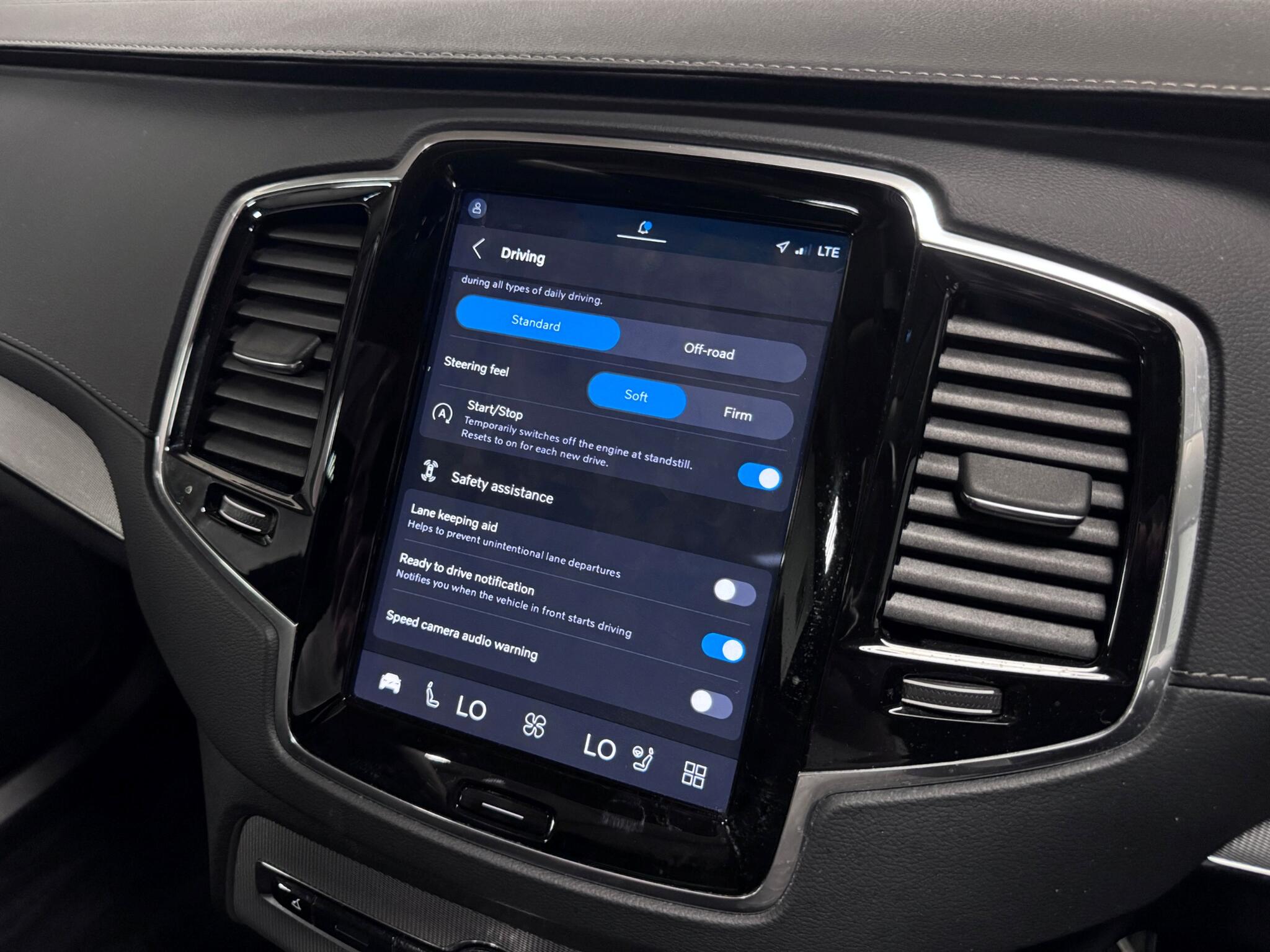 Volvo XC90 view 50