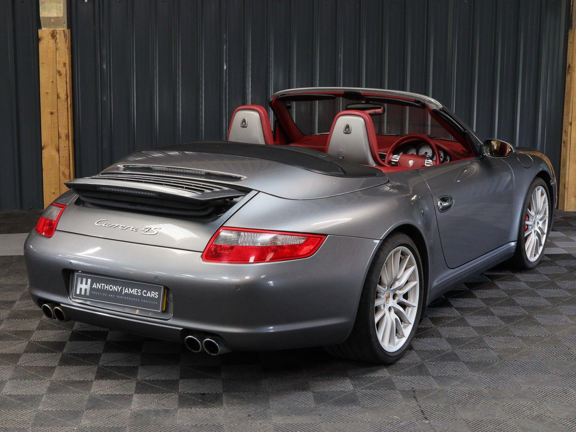 Porsche 911 view 10