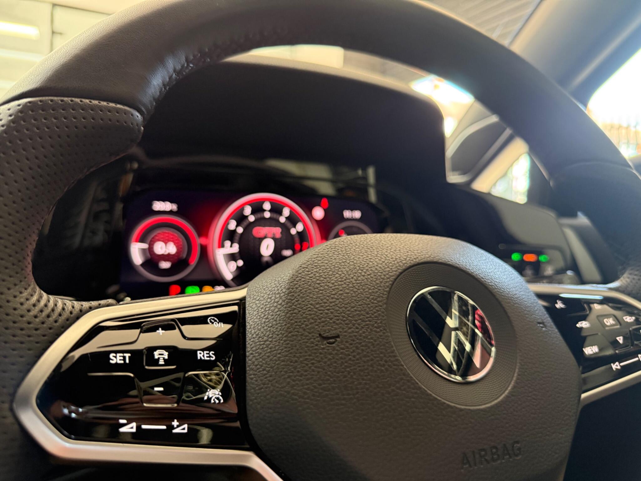 Volkswagen Golf view 43