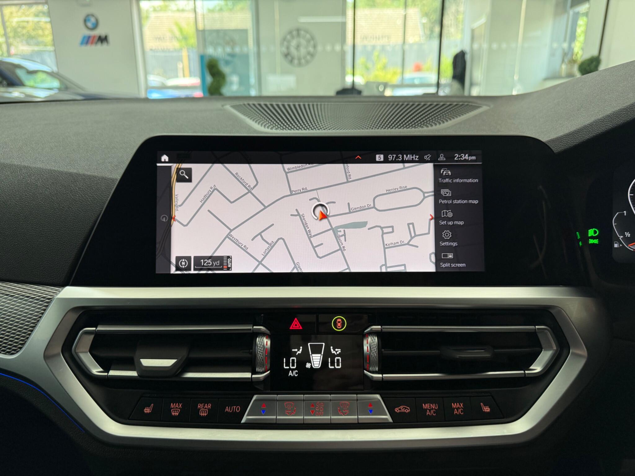 BMW 3 Series view 17