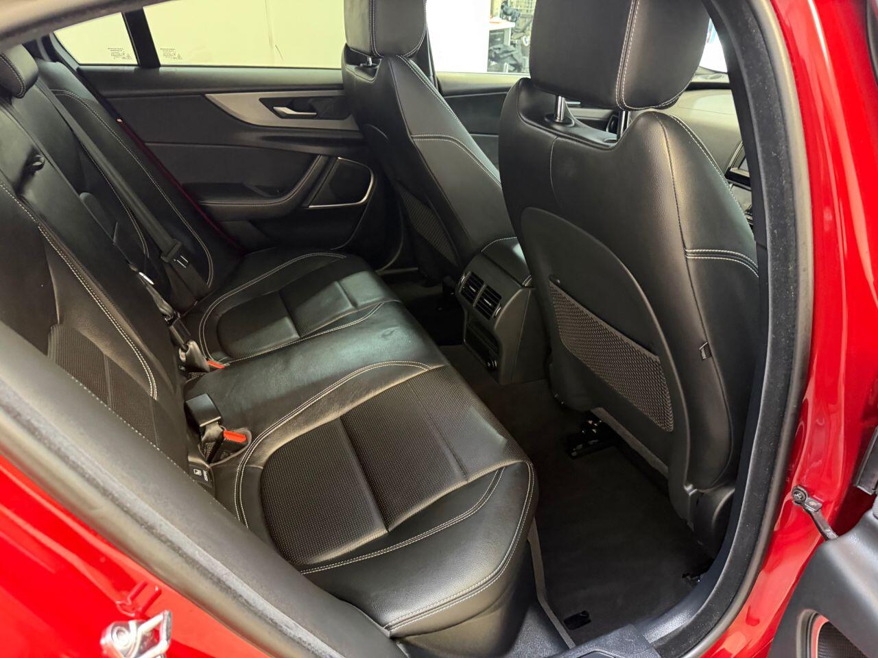 Jaguar Xe view 47